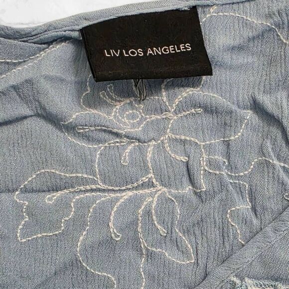 Liv Los Angeles Blue Embroidered Short Sleeve Shirt Size Medium - Picture 4 of 5